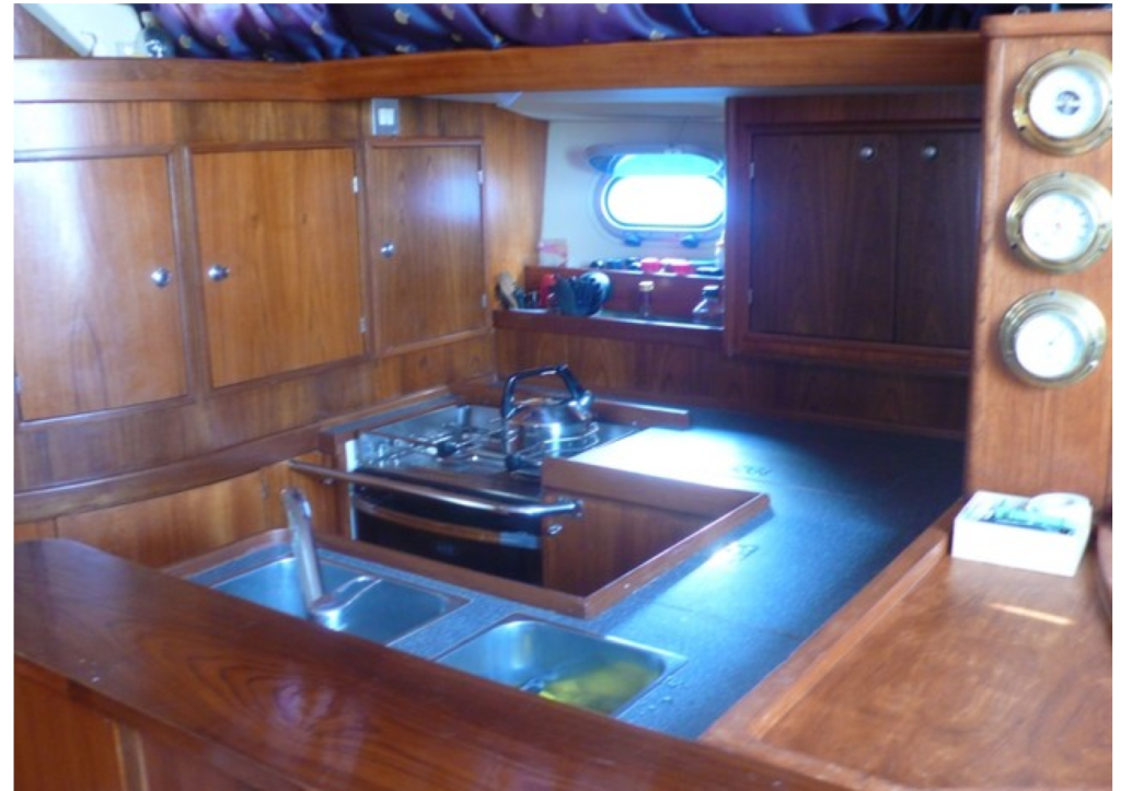 Omiros Jeanneau 51 galley