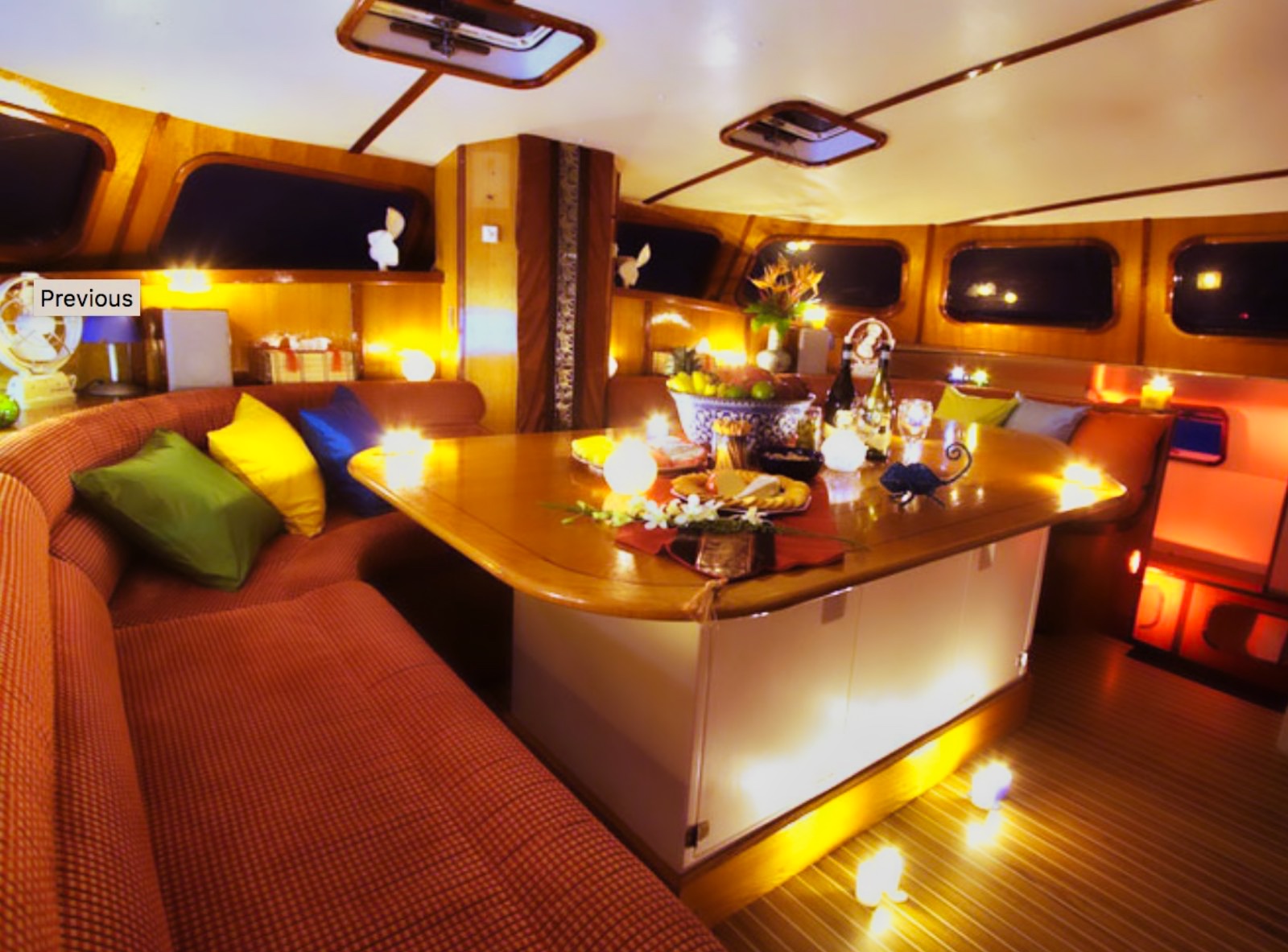 Sailing yacht Mozart - night-time dining