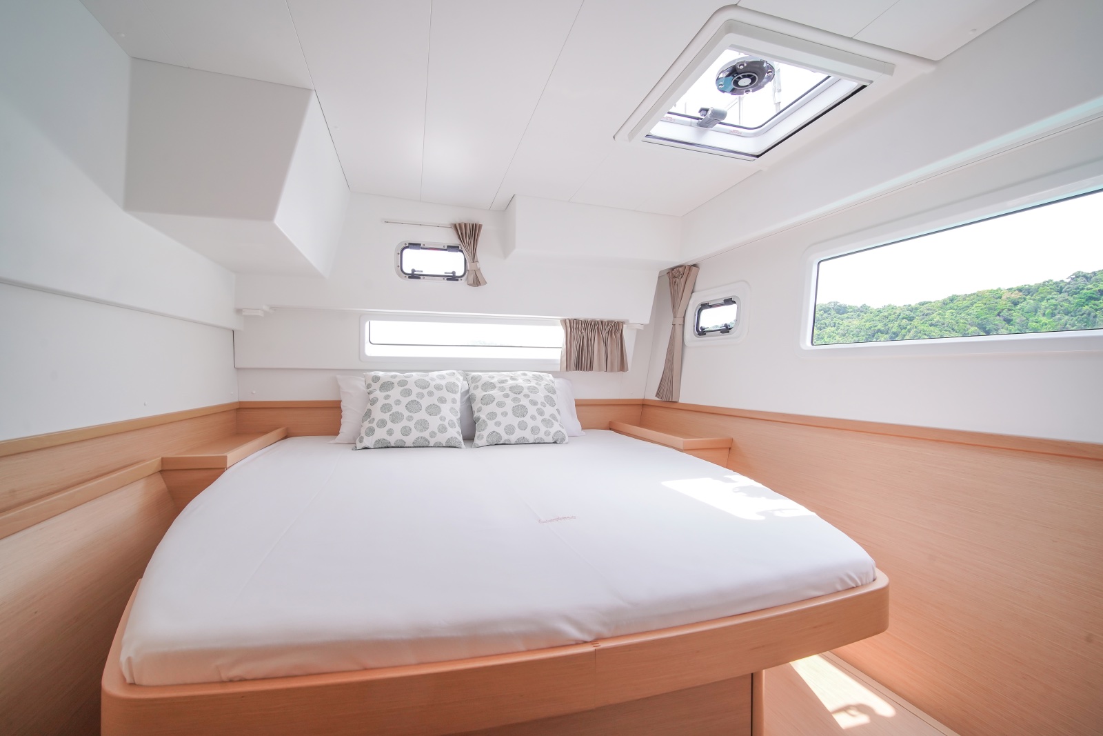 Lagoon 42 cabin