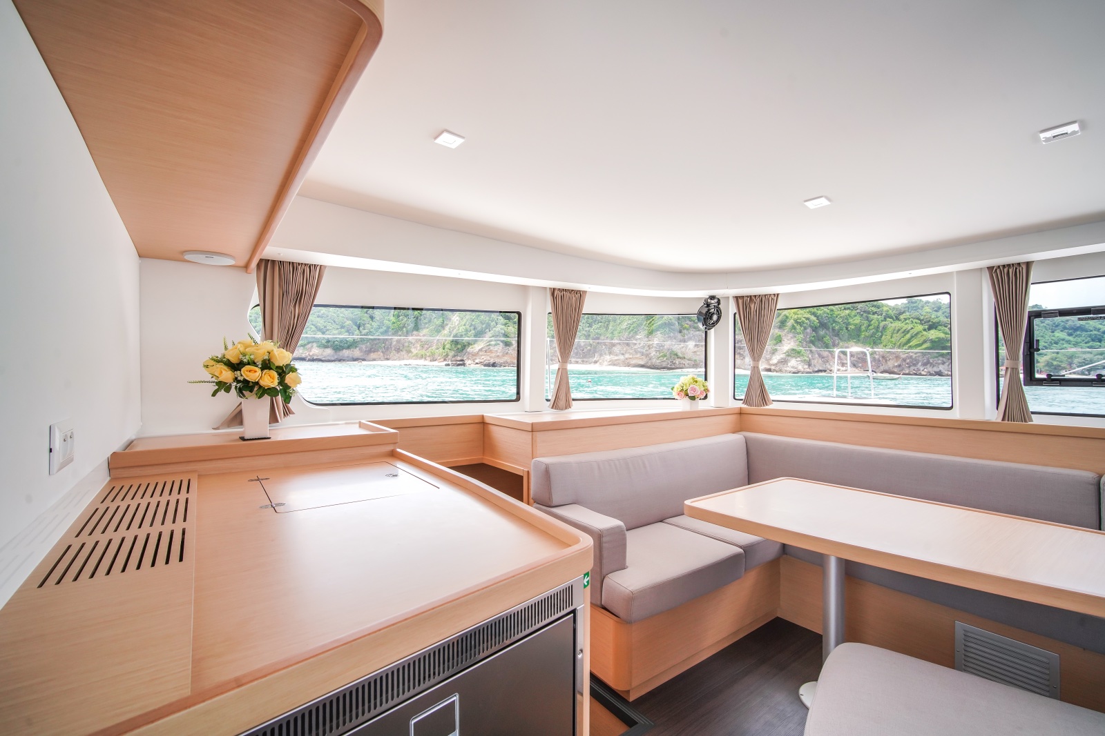 Maralyn saloon 2